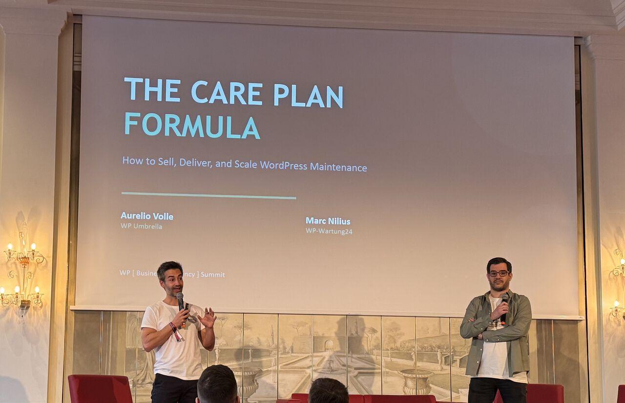 Aurelio Volle and Marc Nilius presenting The Care Plan Formula session on stage