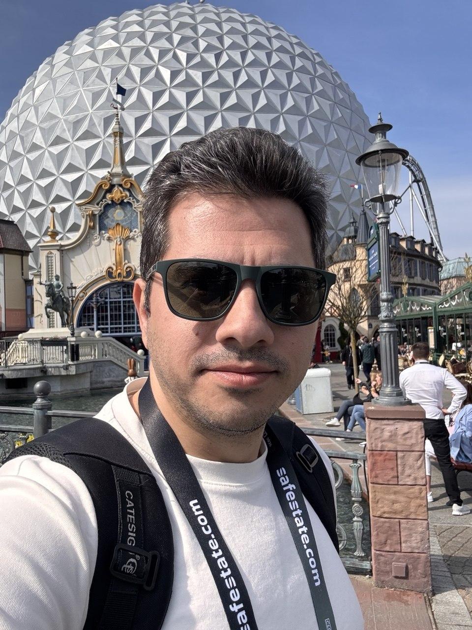 Selfie in front of Europa-Park's geodesic dome structure